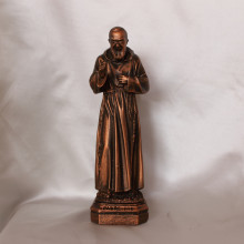 SP 016 cm 20 h - San Pio in marmorina finitura rame bronzato