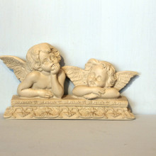 SP 006 cm 9x17 - Angeli Raffaello su cornicione in marmorina