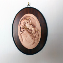 SP 086 cm 16x21 - Ovale di Madonna con Bambino in marmorina decorato a mano su pannello in legno