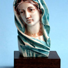 SP120 h cm13 - Busto Madonna  in marmorina decorato a mano